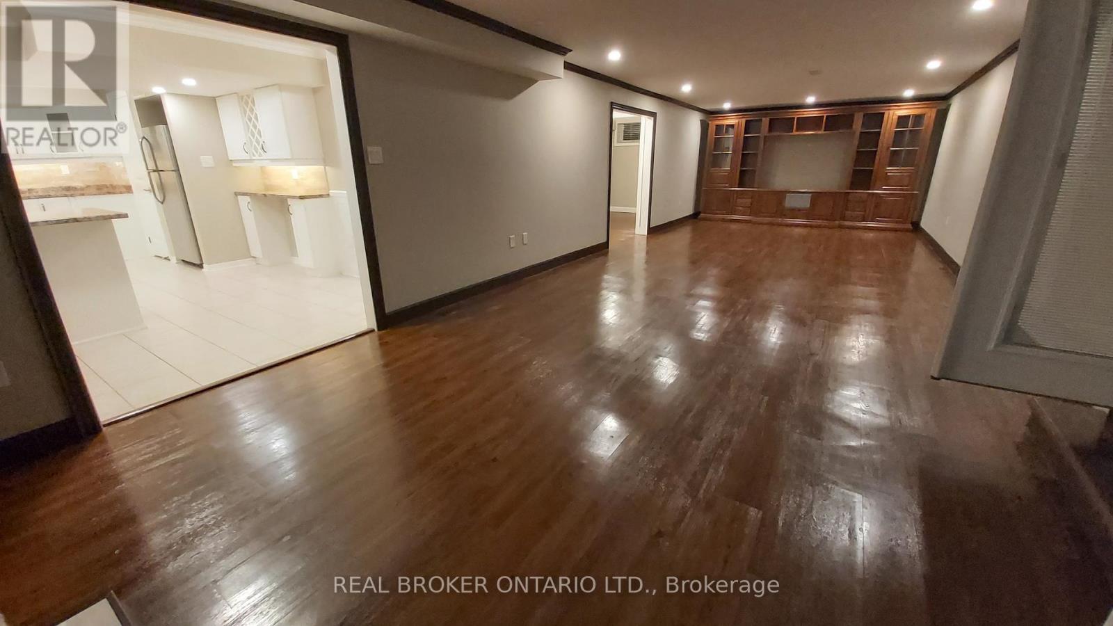 118 Sandringham Drive, Barrie (Innis-Shore), Ontario  L4M 7J5 - Photo 8 - S12748970