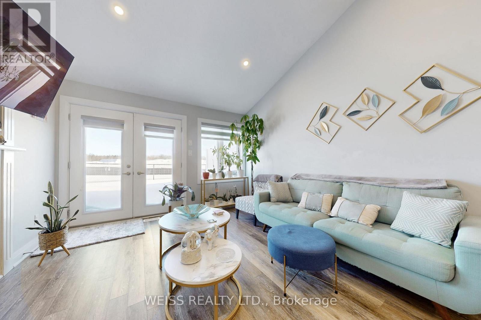 58 Ivy Crescent, Wasaga Beach, Ontario  L9Z 0H8 - Photo 3 - S12749040