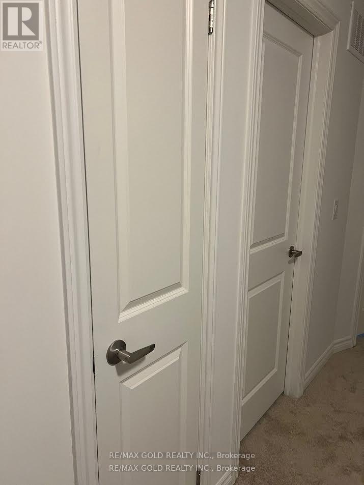 16 SASSAFRAS ROAD, Springwater, Ontario