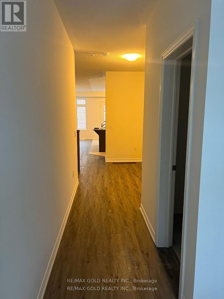 16 Sassafras Road, Springwater, Ontario  L0L 1Y3 - Photo 5 - S12749106