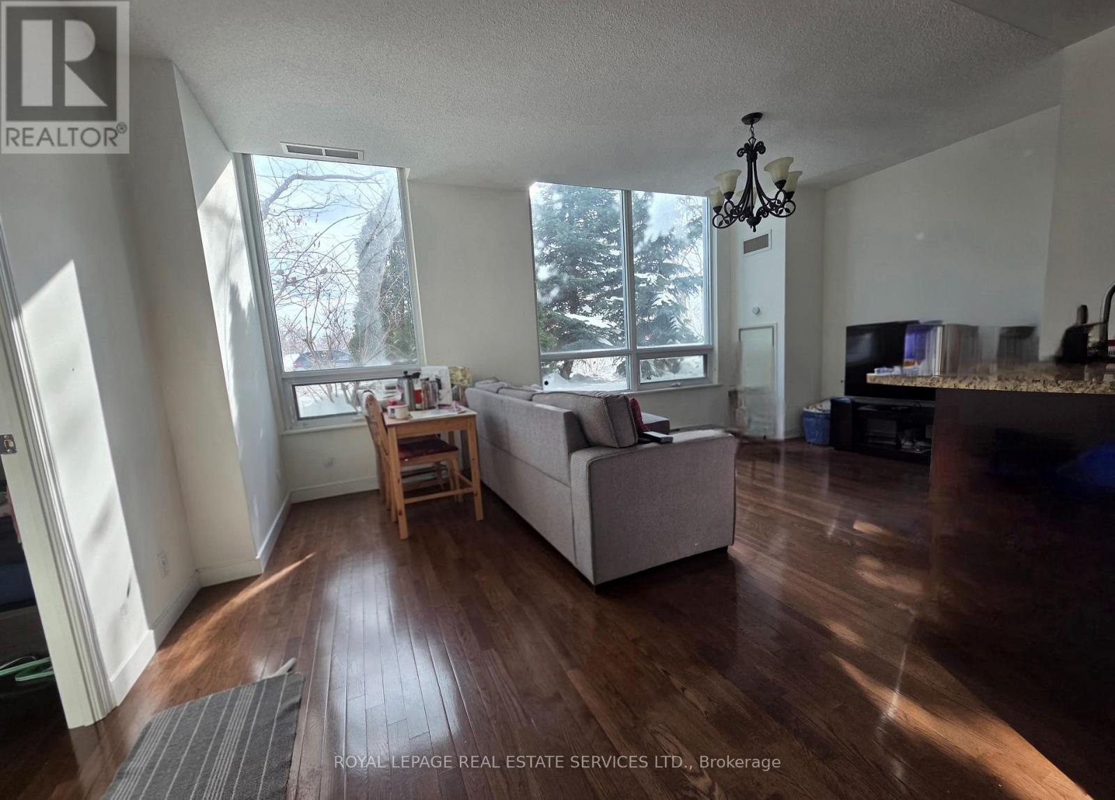 102 - 1900 Lake Shore Boulevard, Toronto (High Park-Swansea), Ontario  M6S 1A4 - Photo 7 - W12662250