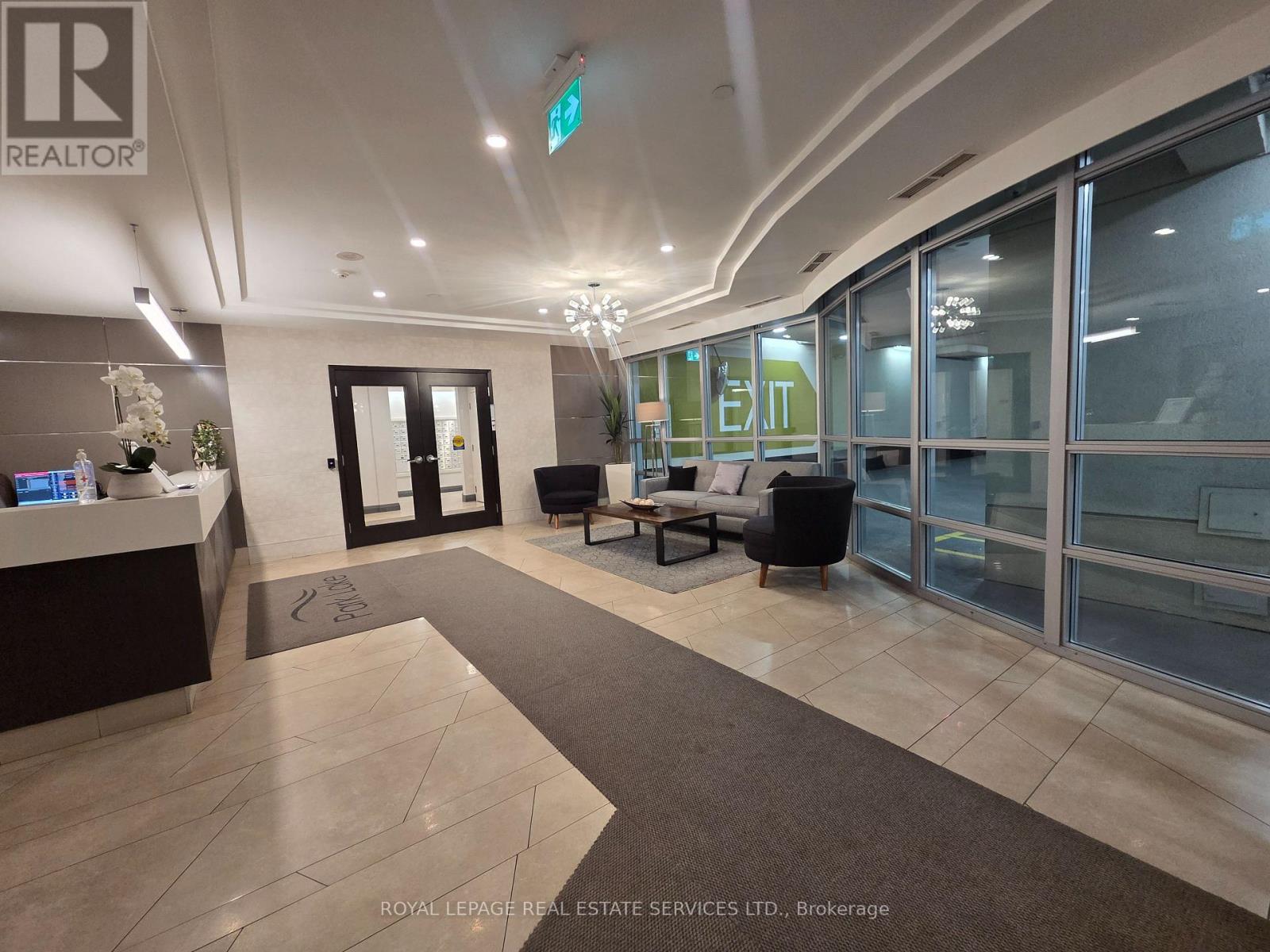 102 - 1900 Lake Shore Boulevard, Toronto (High Park-Swansea), Ontario  M6S 1A4 - Photo 3 - W12662250