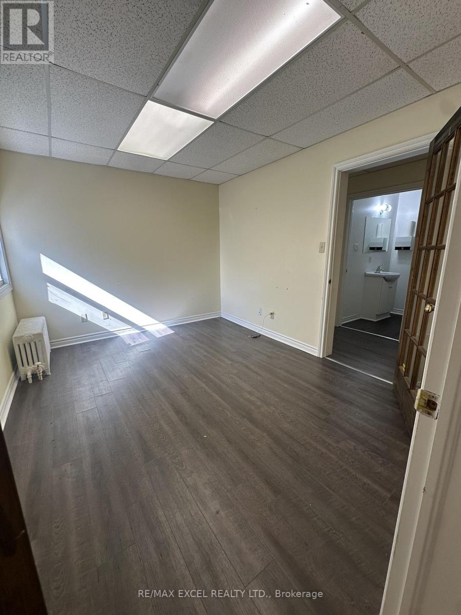 319 Division Street, Cobourg, Ontario  K9A 3R4 - Photo 10 - X12470350