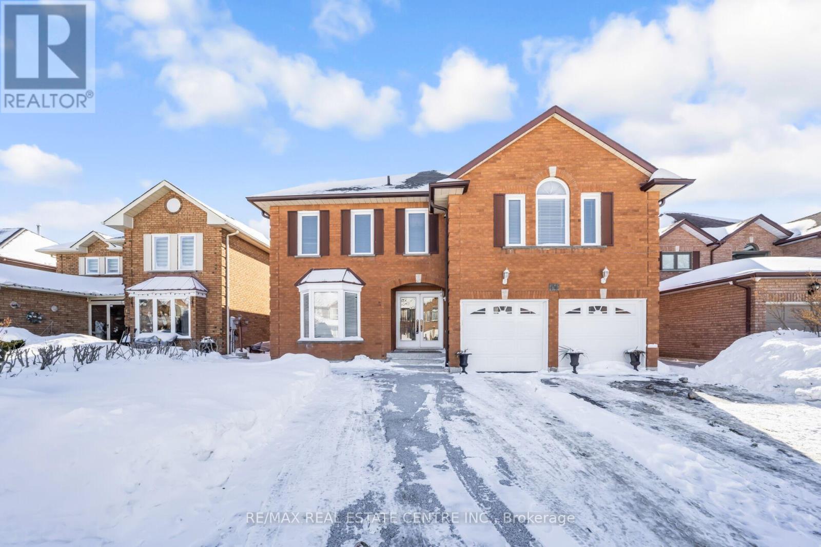 11 MOOREHEAD CRESCENT, brampton (heart lake east), Ontario