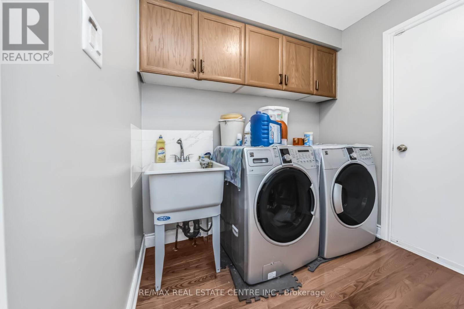 11 Moorehead Crescent, Brampton (Heart Lake East), Ontario  L6Z 4K6 - Photo 17 - W12748856