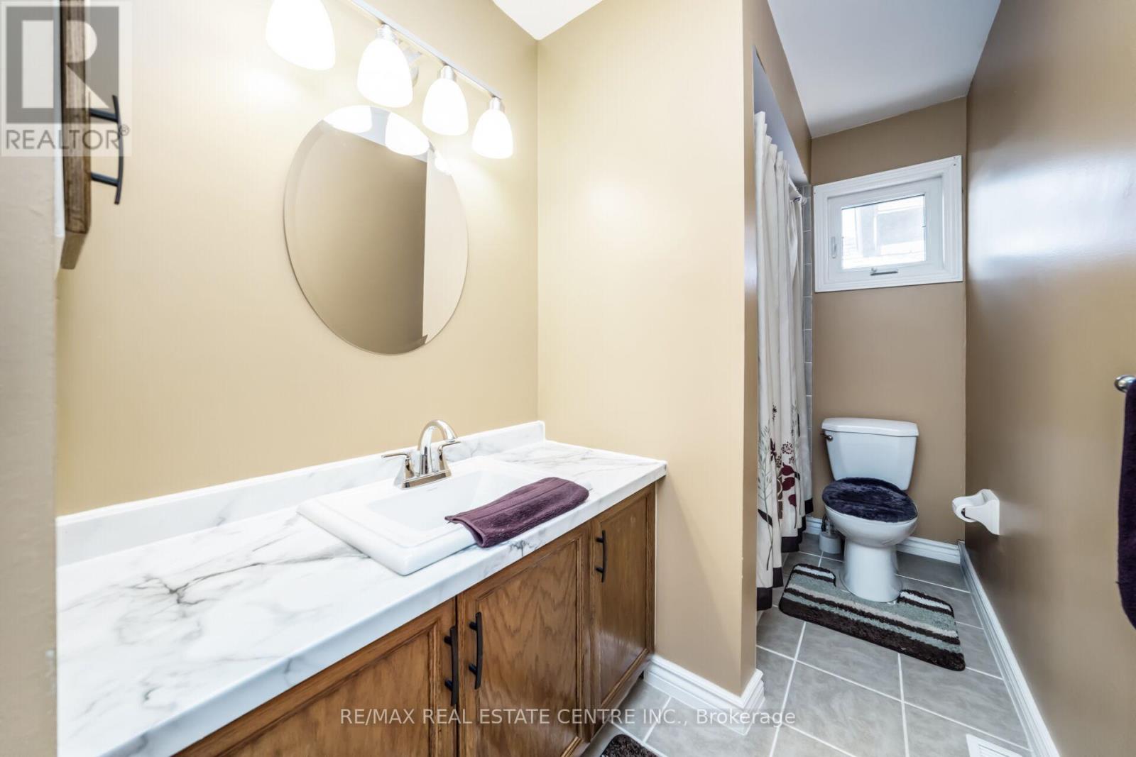 11 Moorehead Crescent, Brampton (Heart Lake East), Ontario  L6Z 4K6 - Photo 31 - W12748856