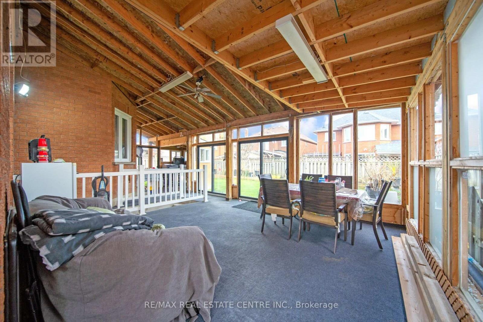 11 Moorehead Crescent, Brampton (Heart Lake East), Ontario  L6Z 4K6 - Photo 36 - W12748856