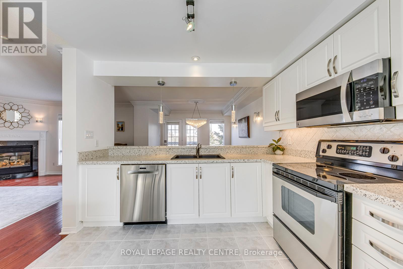 1588 Woodhenge Way, Mississauga (Meadowvale Village), Ontario  L5N 7T1 - Photo 11 - W12748906