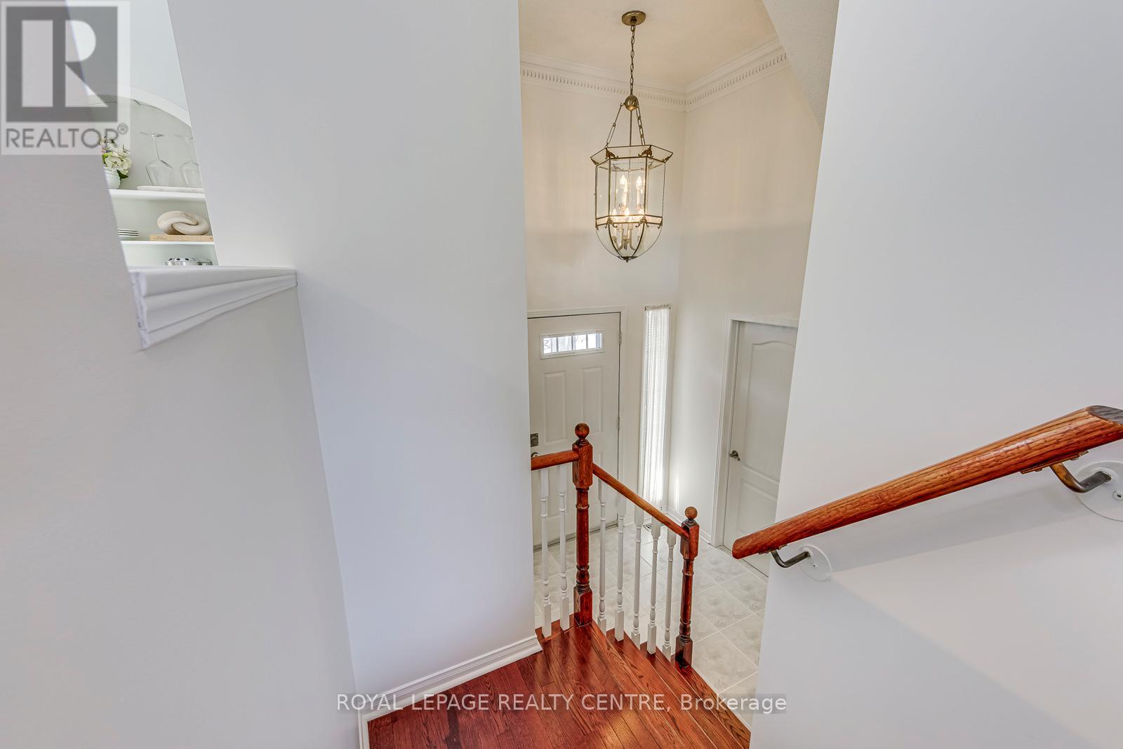 1588 Woodhenge Way, Mississauga (Meadowvale Village), Ontario  L5N 7T1 - Photo 6 - W12748906