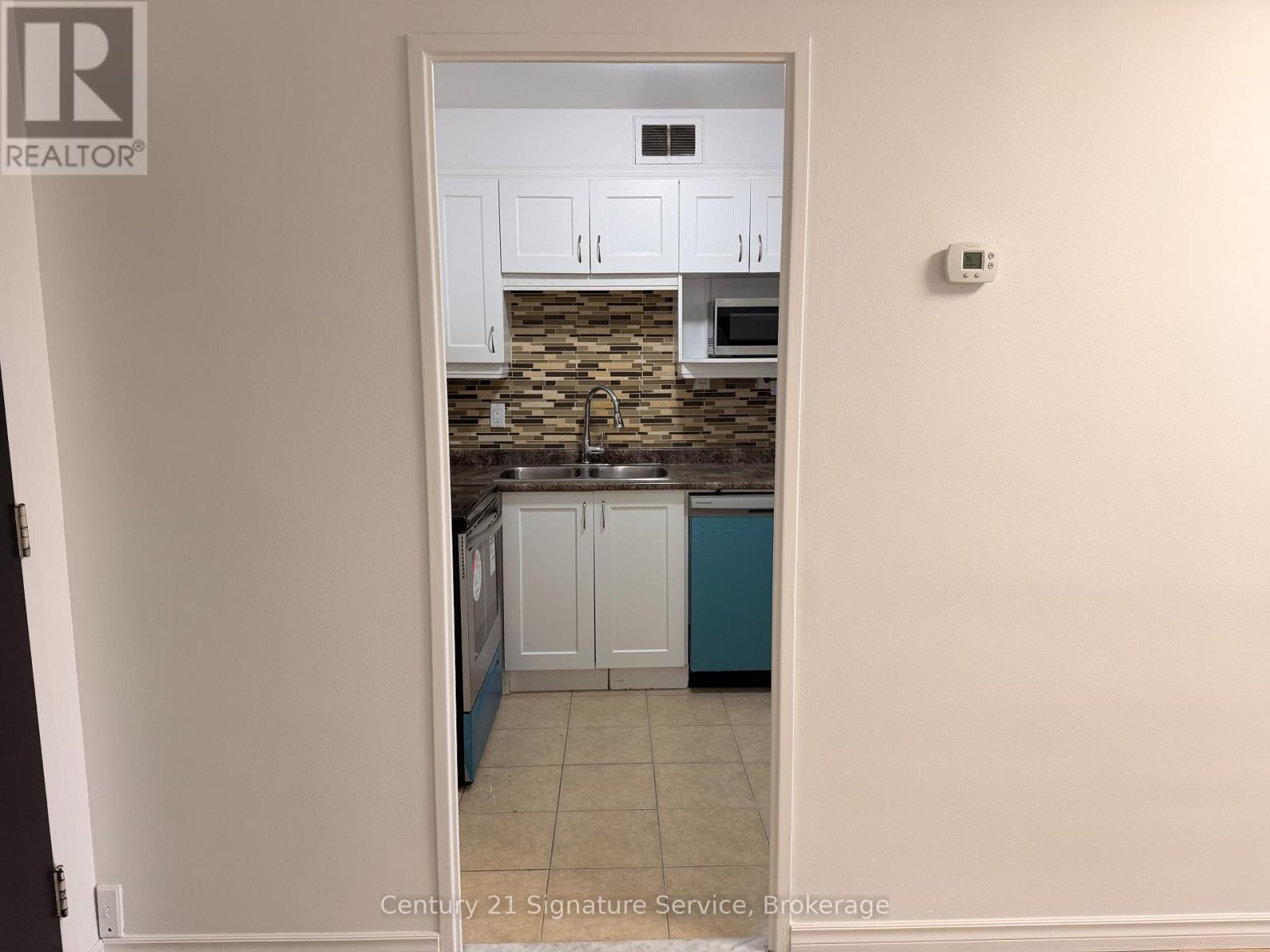 803 - 31 Four Winds Drive, Toronto (York University Heights), Ontario  M3J 1K9 - Photo 6 - W12748932