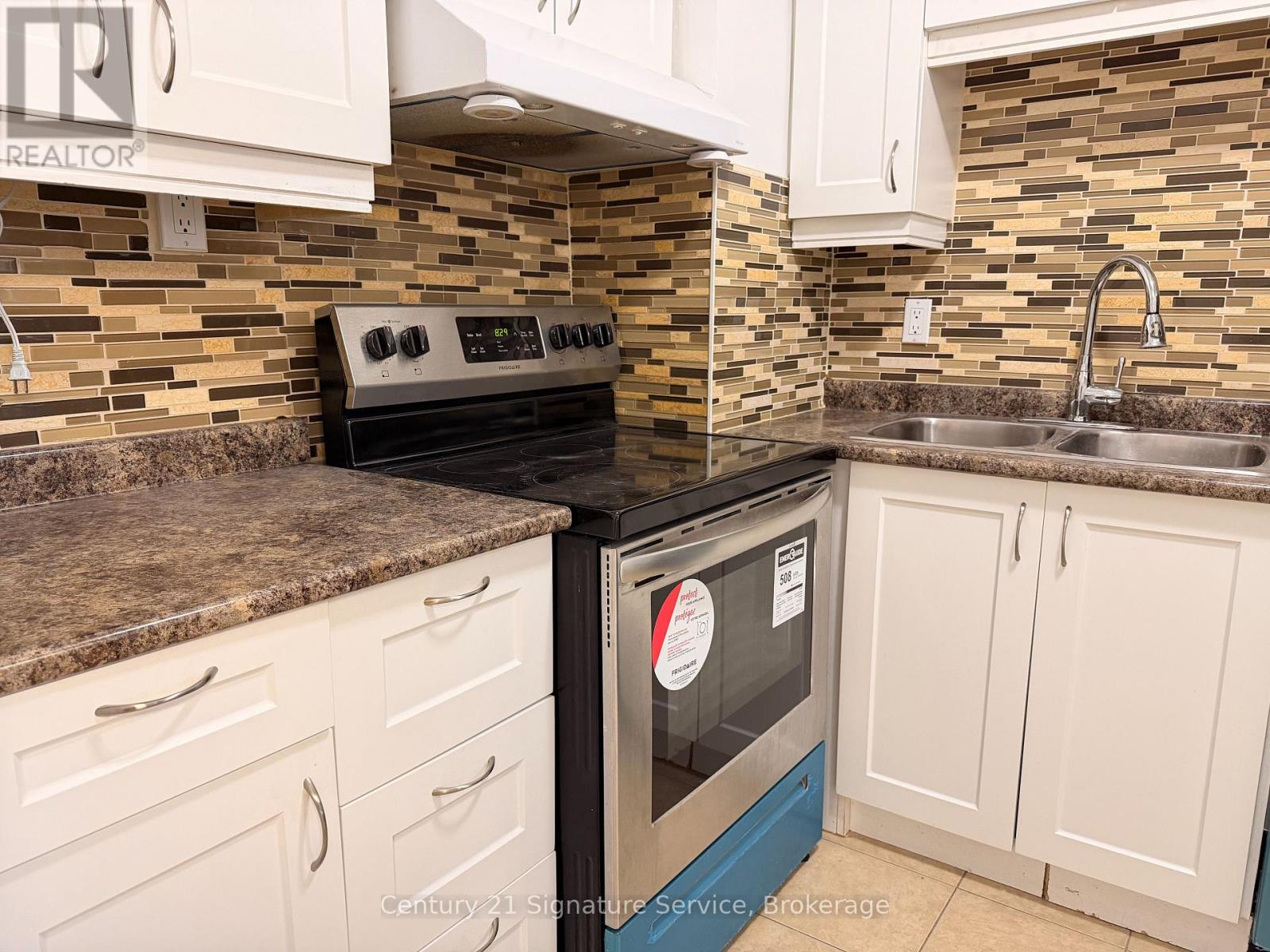 803 - 31 Four Winds Drive, Toronto (York University Heights), Ontario  M3J 1K9 - Photo 7 - W12748932