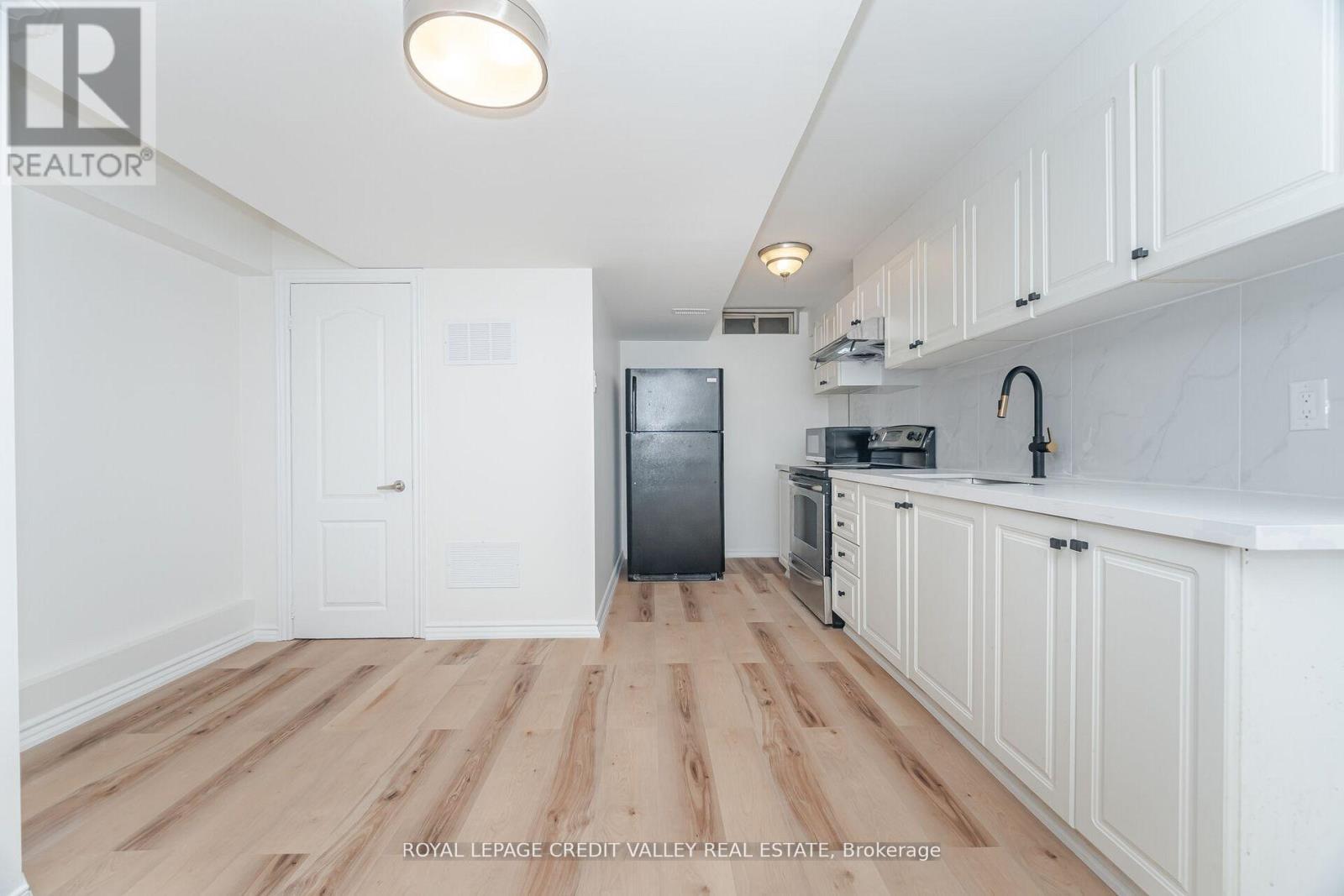 70 Blue Diamond Drive, Brampton (Bramalea North Industrial), Ontario  L6S 6K3 - Photo 38 - W12748956