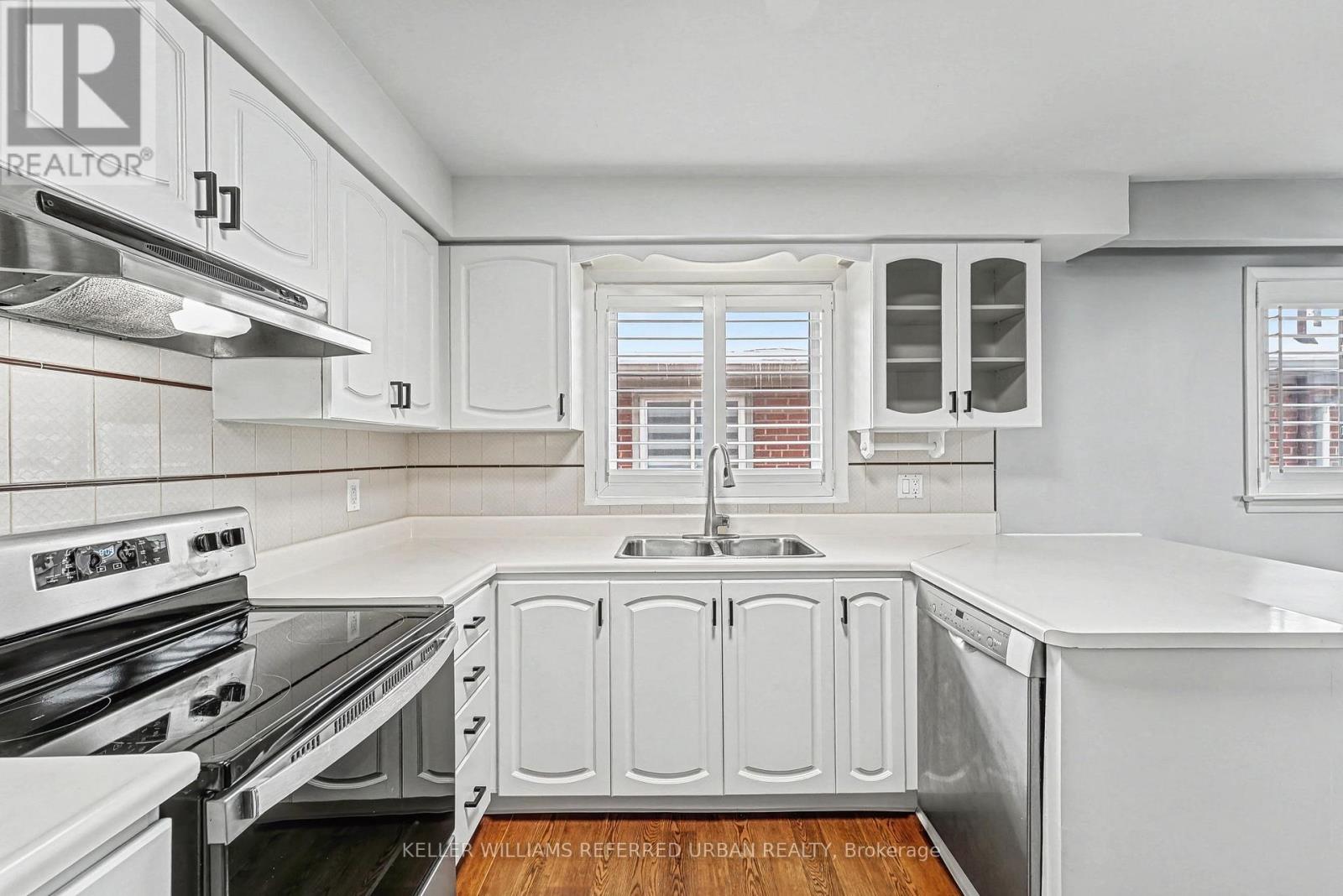 Main Floor - 148 Derrydown Road, Toronto, Ontario  M3J 1R8 - Photo 9 - W12748974