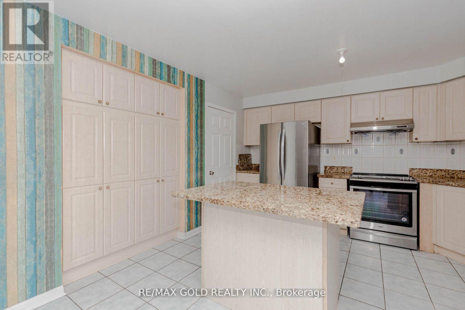 6 Wonder Way, Brampton, Ontario  L6P 1E9 - Photo 12 - W12749012