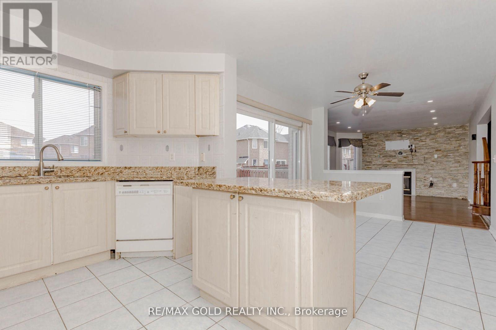 6 Wonder Way, Brampton, Ontario  L6P 1E9 - Photo 16 - W12749012