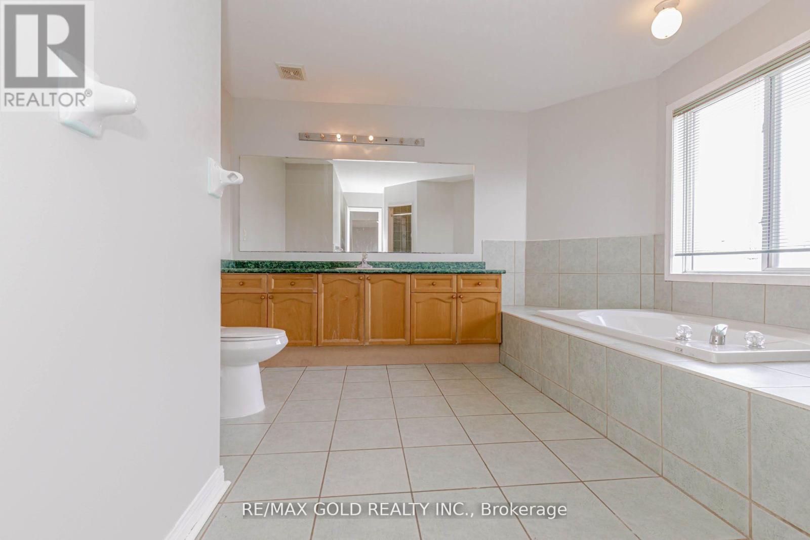 6 Wonder Way, Brampton, Ontario  L6P 1E9 - Photo 25 - W12749012