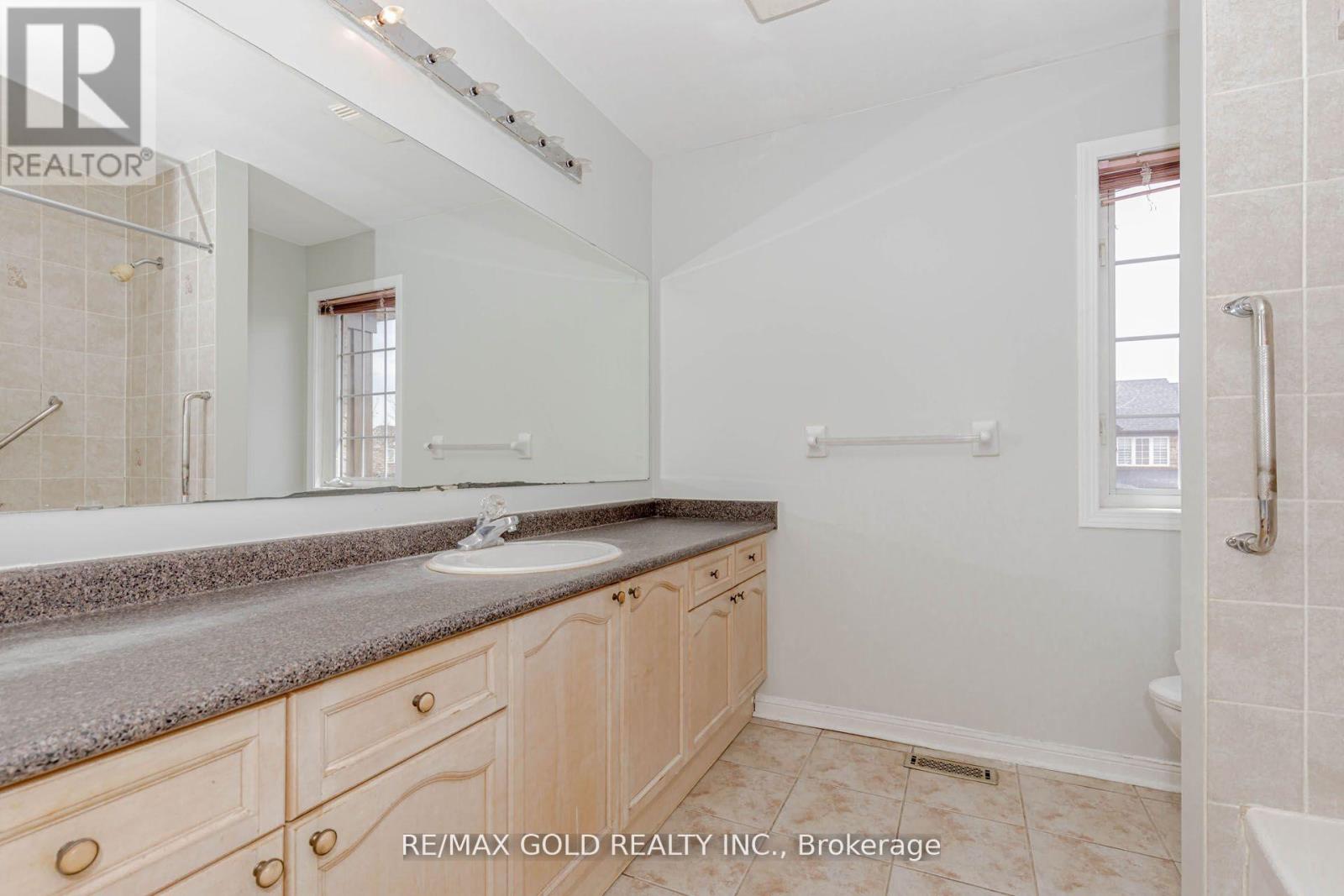 6 Wonder Way, Brampton, Ontario  L6P 1E9 - Photo 37 - W12749012