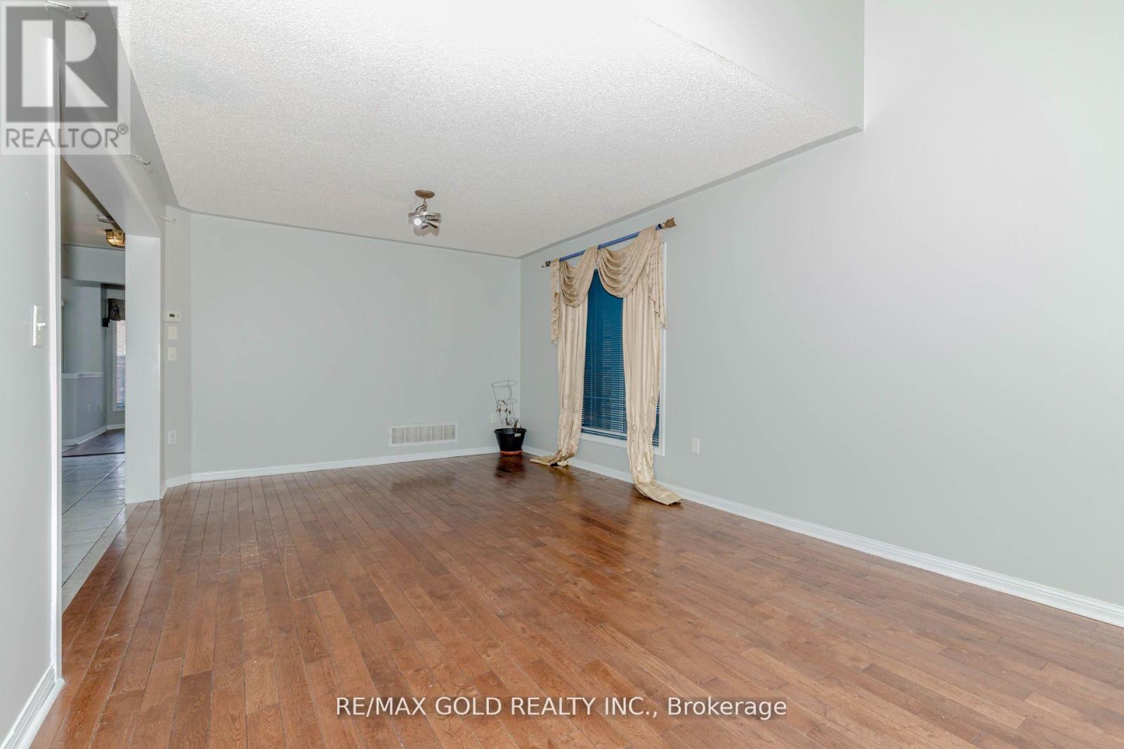 6 Wonder Way, Brampton, Ontario  L6P 1E9 - Photo 7 - W12749012