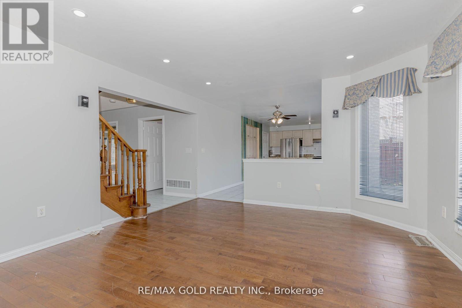 6 Wonder Way, Brampton, Ontario  L6P 1E9 - Photo 9 - W12749012