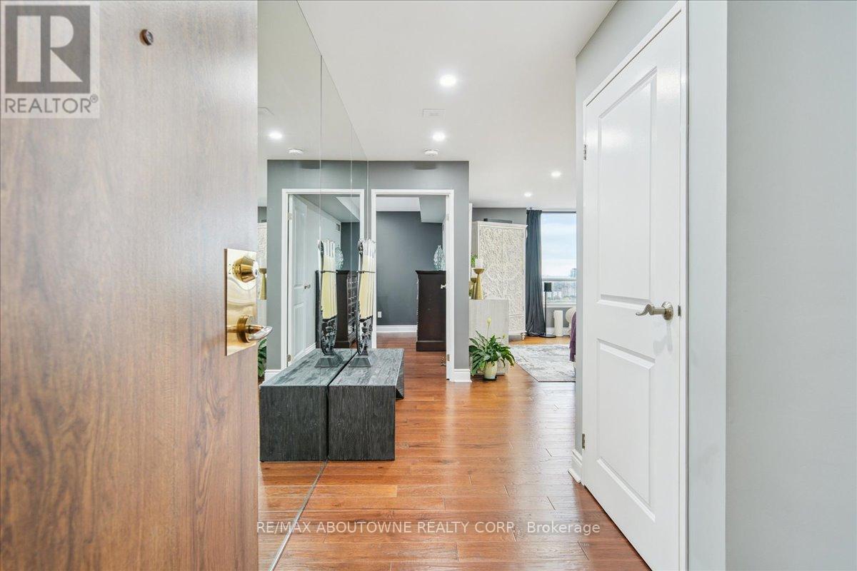 2603 - 550 Webb Drive, Mississauga (City Centre), Ontario  L5B 3Y4 - Photo 2 - W12749022