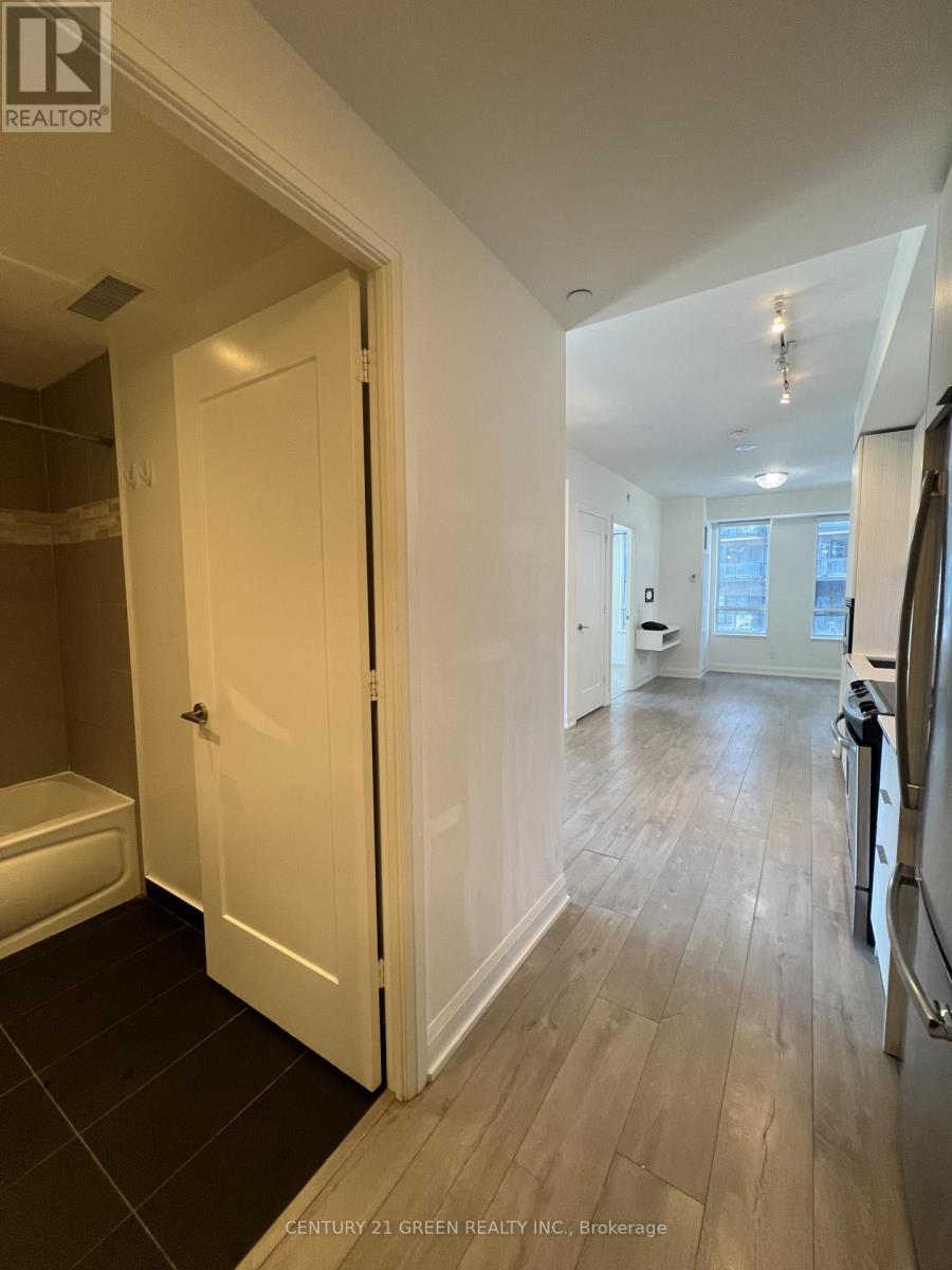 412 - 110 Marine Parade Drive, Toronto (Mimico), Ontario  M8V 0V6 - Photo 4 - W12749086