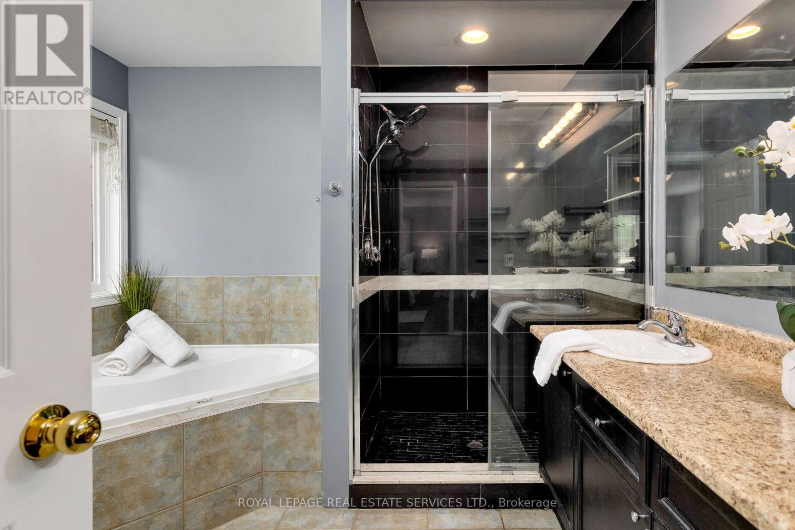 1359 Ridgebank Drive, Oakville (Wt West Oak Trails), Ontario  L6M 4A5 - Photo 23 - W12749100