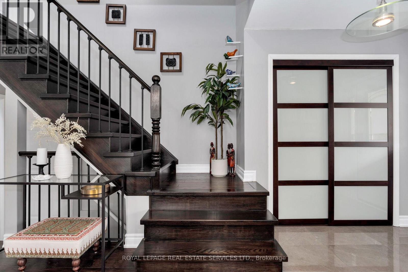 1359 Ridgebank Drive, Oakville (Wt West Oak Trails), Ontario  L6M 4A5 - Photo 3 - W12749100