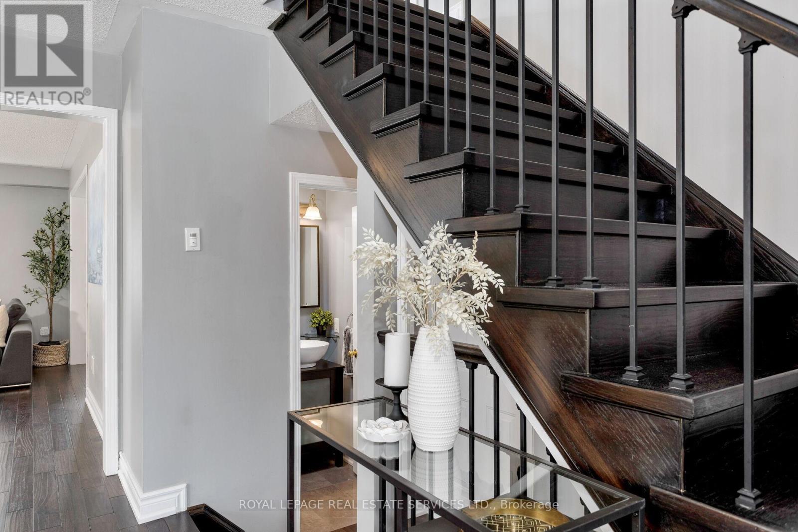 1359 Ridgebank Drive, Oakville (Wt West Oak Trails), Ontario  L6M 4A5 - Photo 9 - W12749100