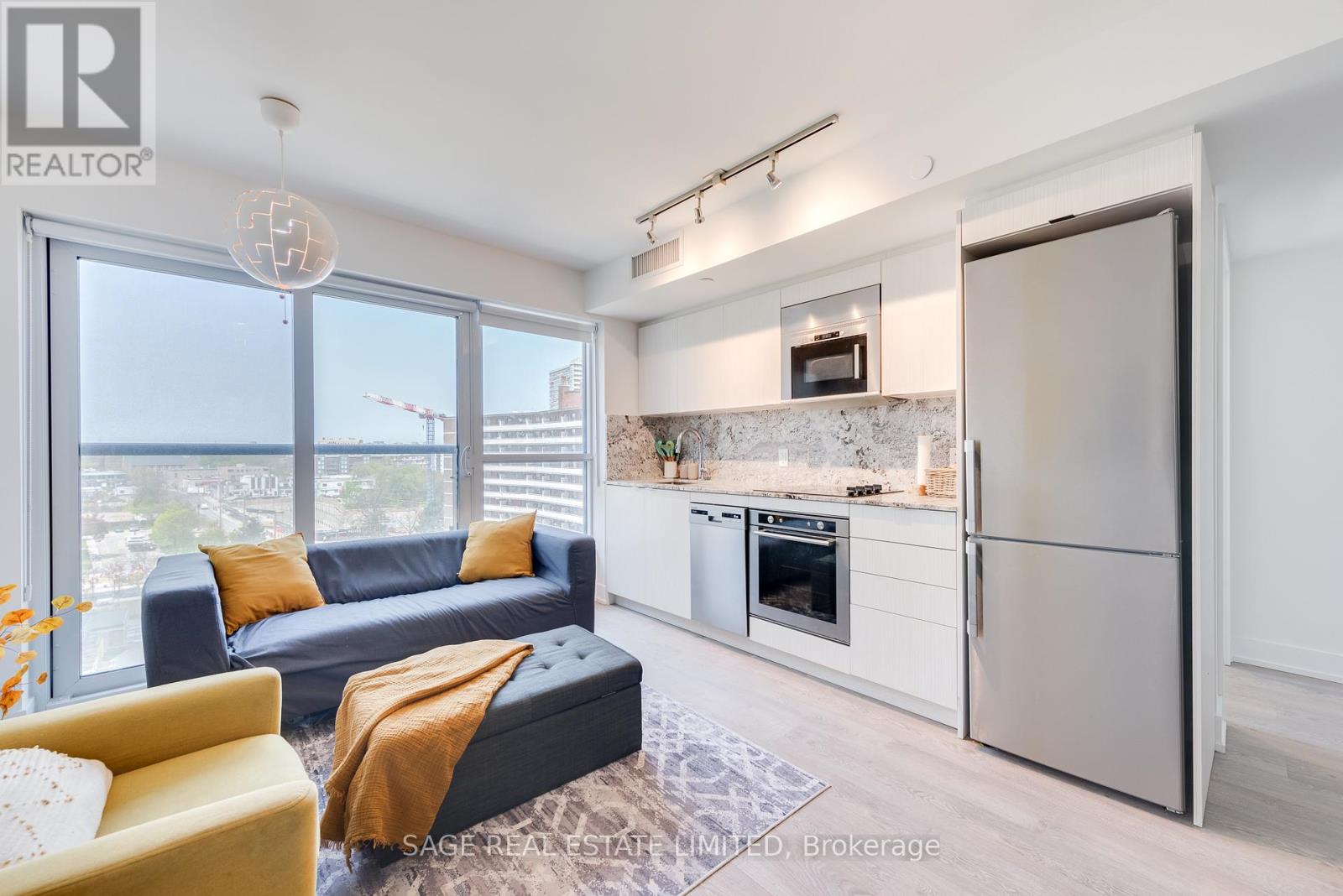 834 - 5 Mabelle Avenue, Toronto, Ontario  M9A 0C8 - Photo 2 - W12749104