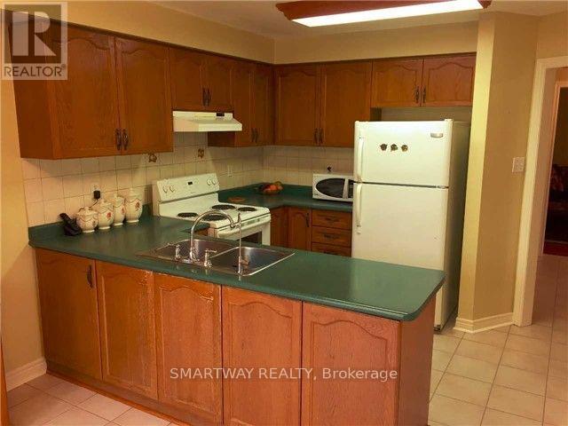 48 Giraffe Avenue, Brampton (Sandringham-Wellington), Ontario  L6R 1Y9 - Photo 2 - W12749118