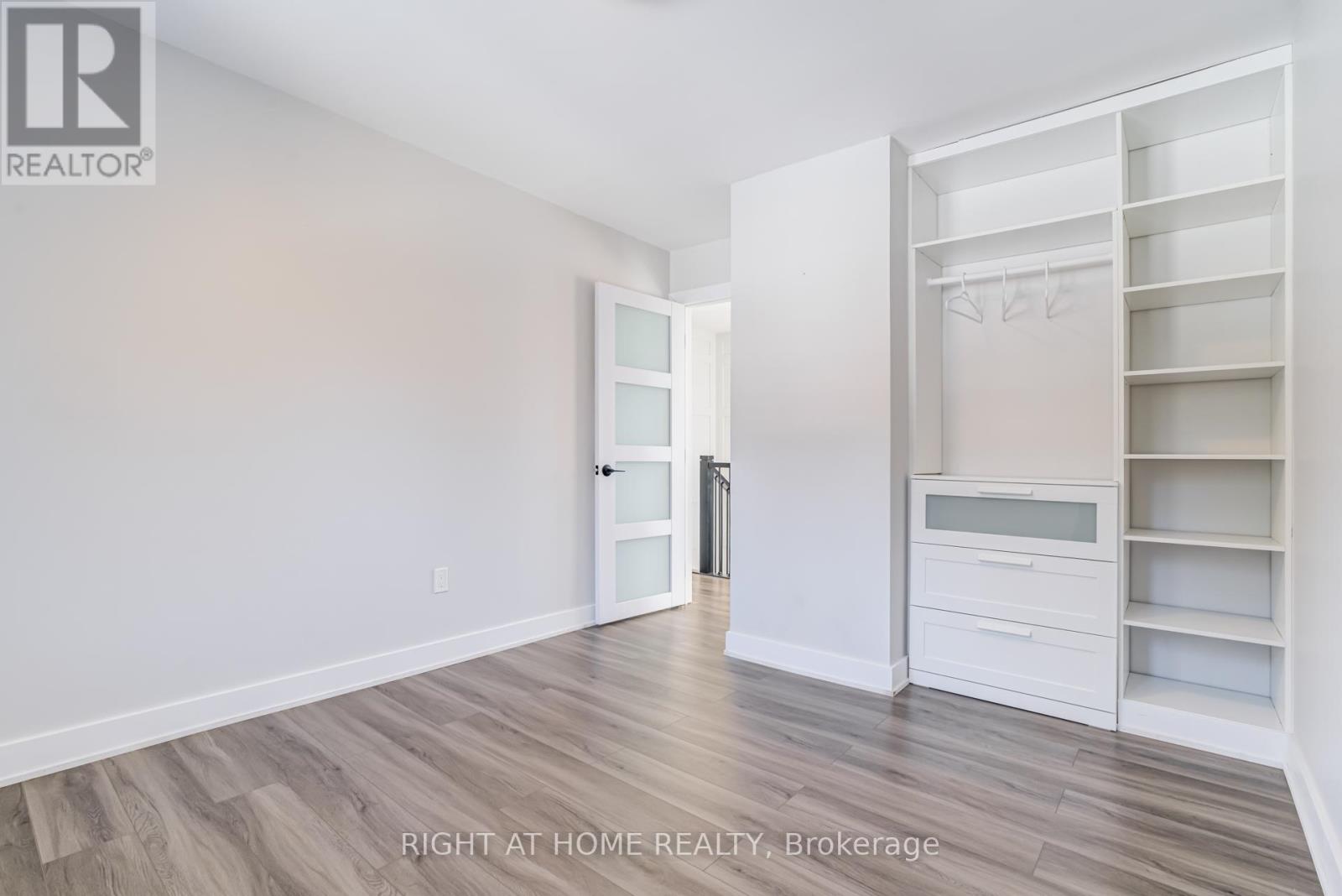 4212 Credit Pointe Drive, Mississauga (East Credit), Ontario  L5M 3K2 - Photo 15 - W12749124