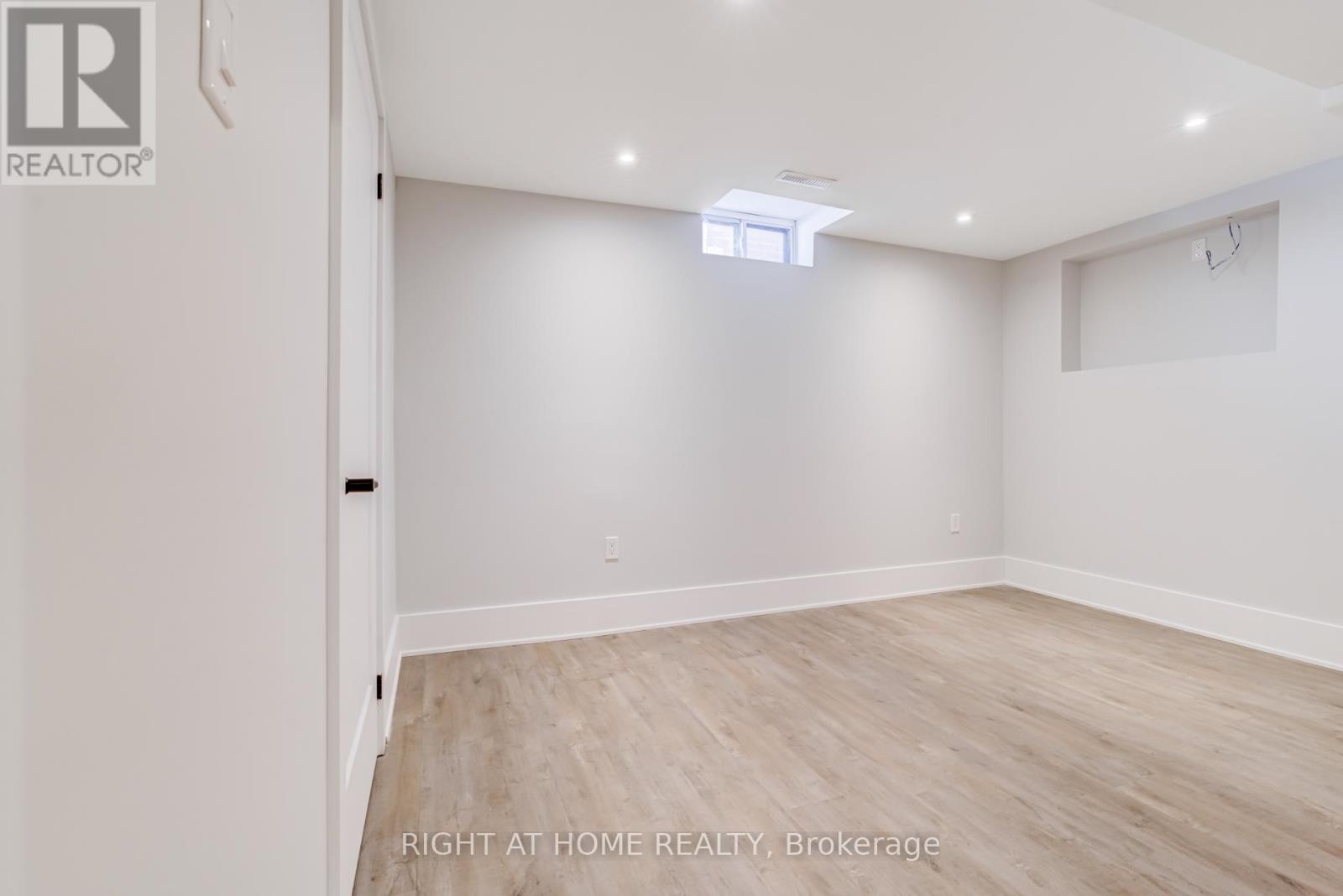 4212 Credit Pointe Drive, Mississauga (East Credit), Ontario  L5M 3K2 - Photo 18 - W12749124