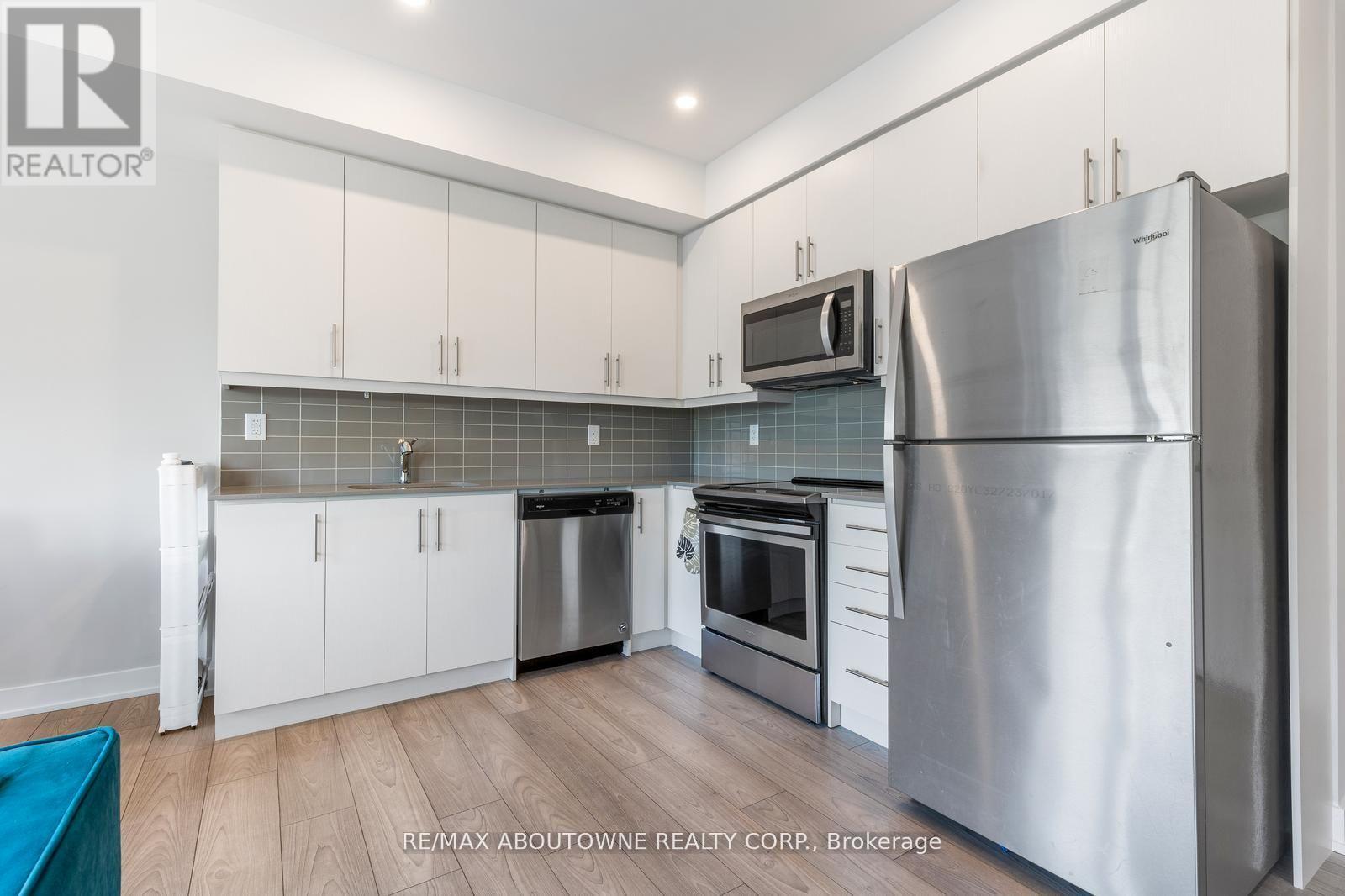 2 - 3472 Widdicombe Way, Mississauga (Erin Mills), Ontario  L5L 0B8 - Photo 9 - W12749138