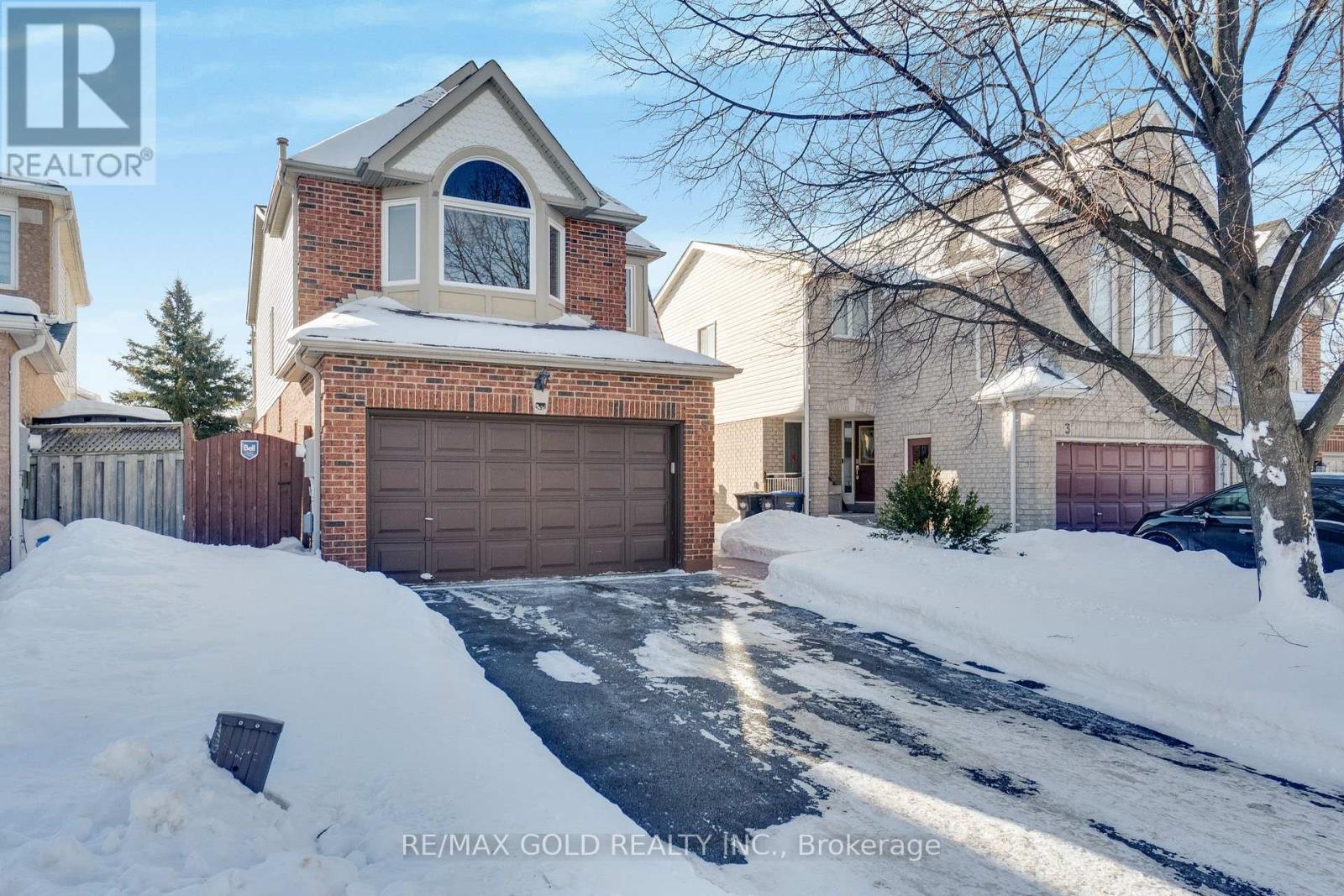 5 Furrows End, Brampton (Heart Lake West), Ontario  L6Z 4S5 - Photo 2 - W12749150