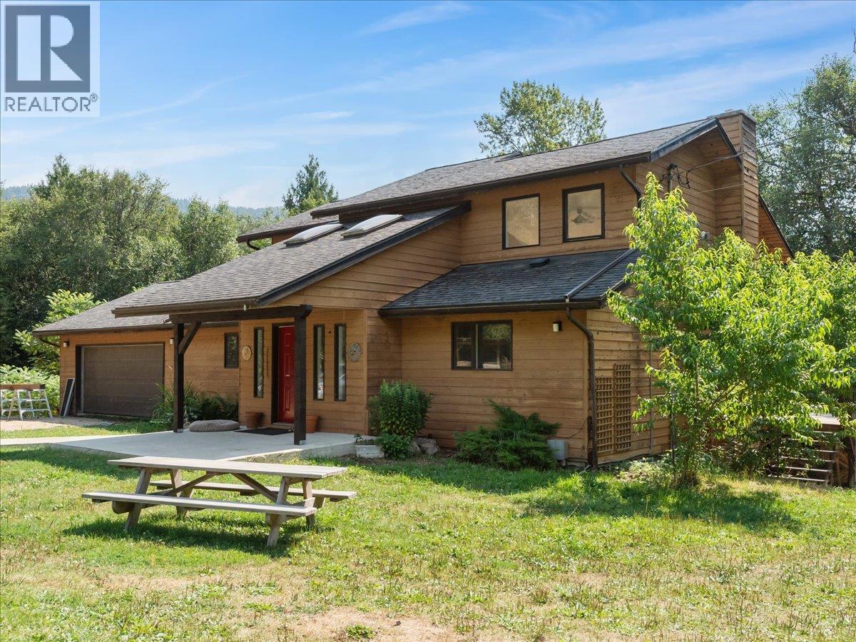 6172 Slocan River Road, Winlaw, British Columbia V0G 2J0 - Photo 3 - 10352470