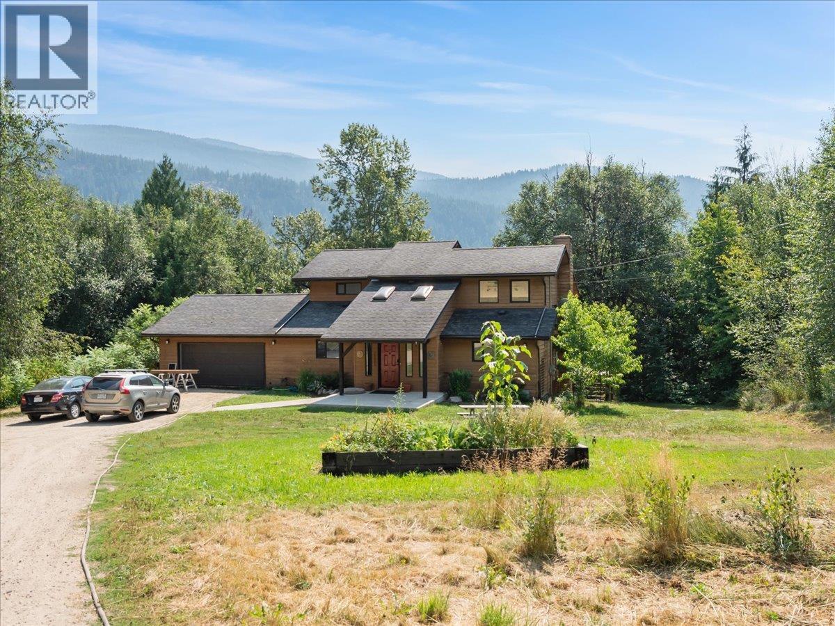 6172 Slocan River Road, Winlaw, British Columbia V0G 2J0 - Photo 1 - 10352470
