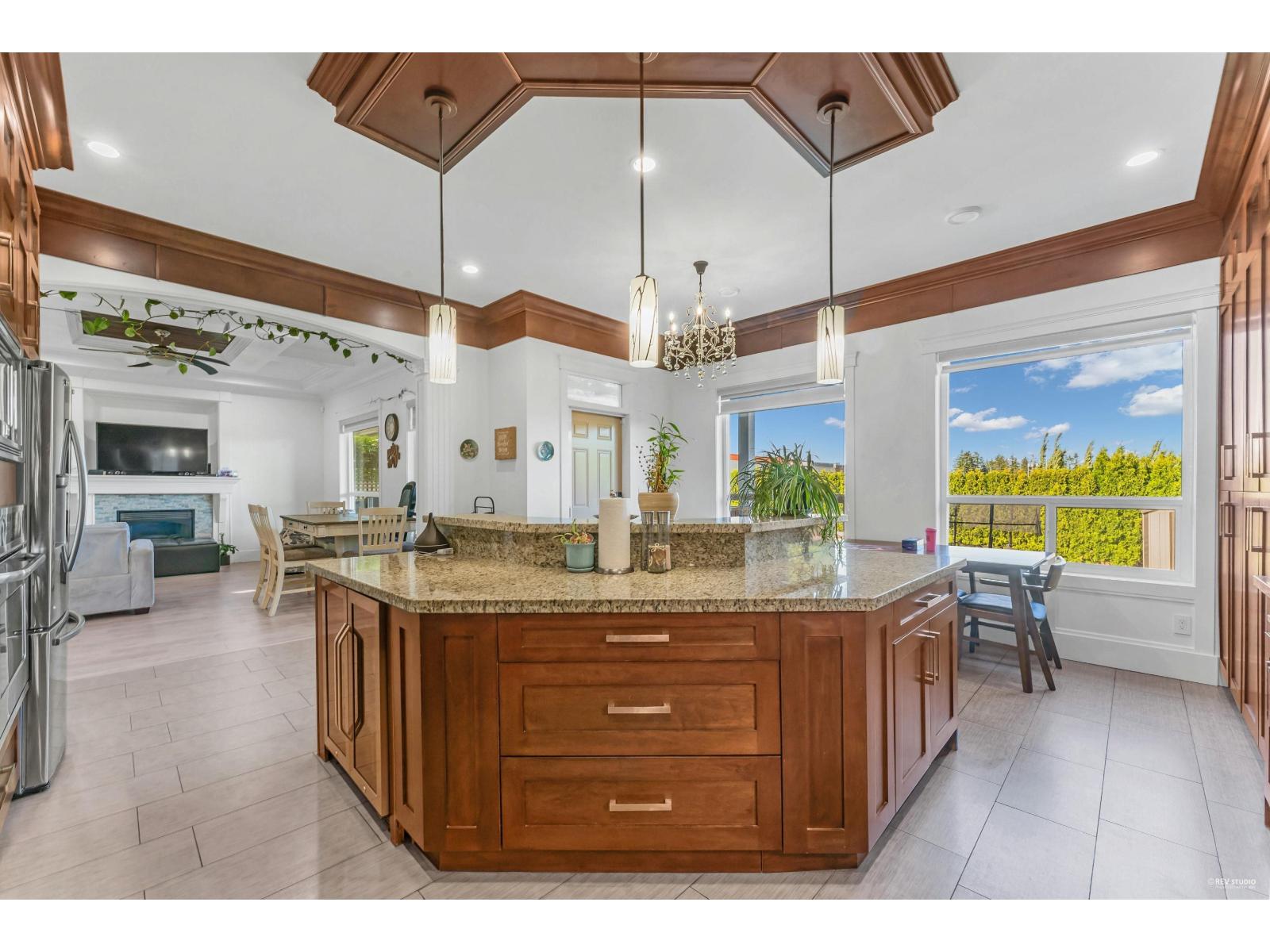 2262 Madrona Place, Surrey, British Columbia  V4A 7Z4 - Photo 17 - R3084768