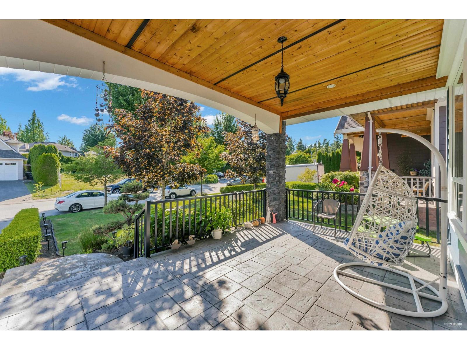 2262 Madrona Place, Surrey, British Columbia  V4A 7Z4 - Photo 3 - R3084768