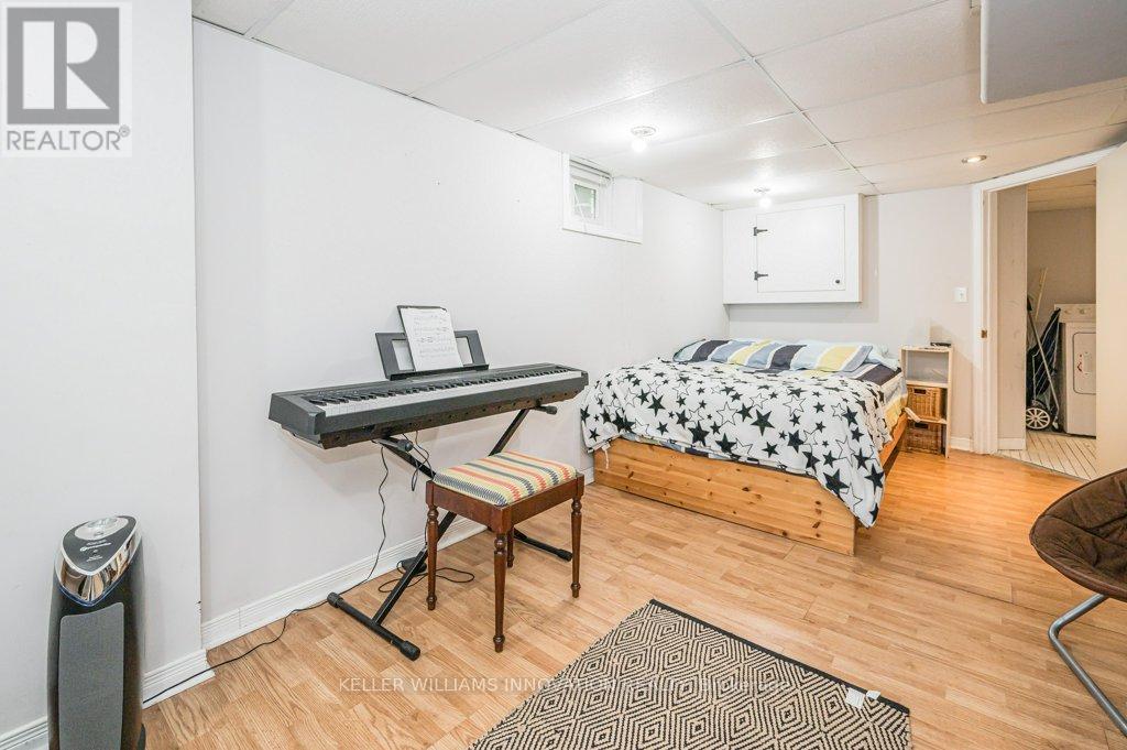 52 Avondale Avenue S, Waterloo, Ontario  N2L 2B8 - Photo 17 - X12748844