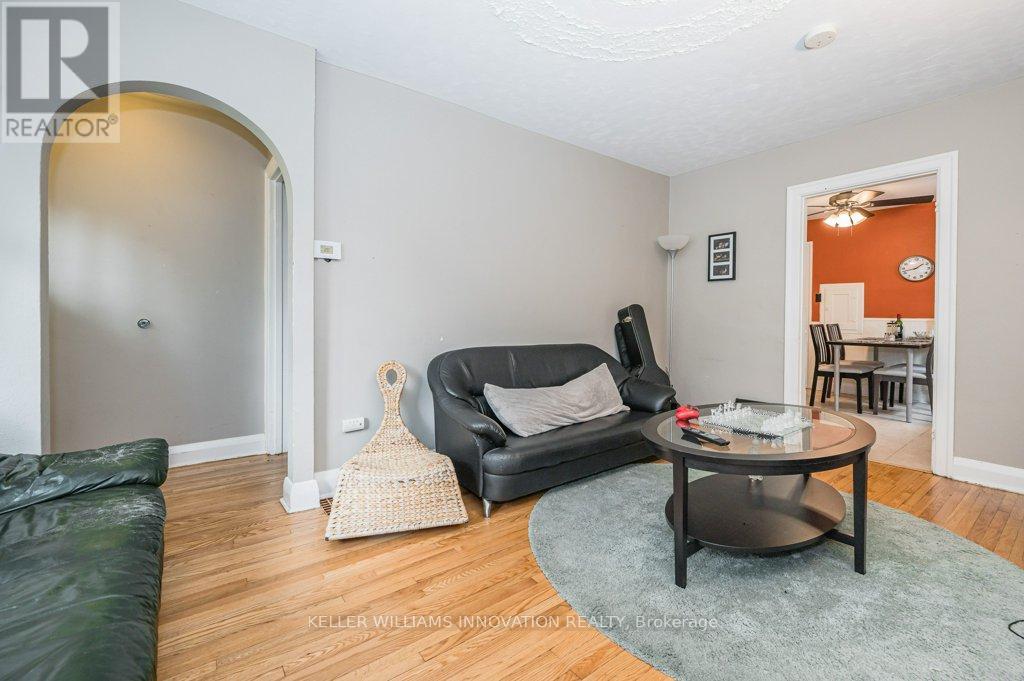 52 Avondale Avenue S, Waterloo, Ontario  N2L 2B8 - Photo 5 - X12748844
