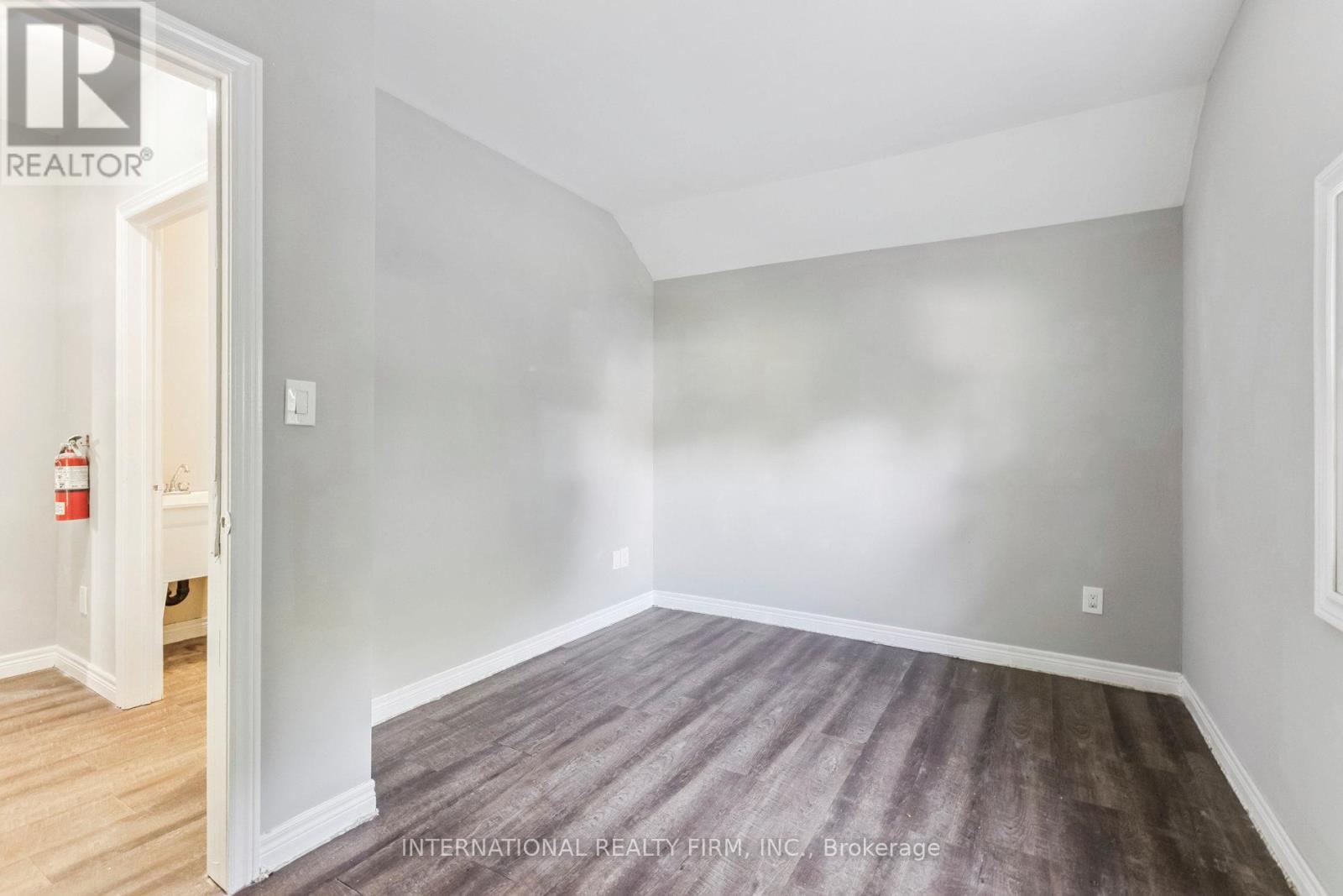 54 Marlborough Street, Brantford, Ontario  N3T 2S2 - Photo 9 - X12748854