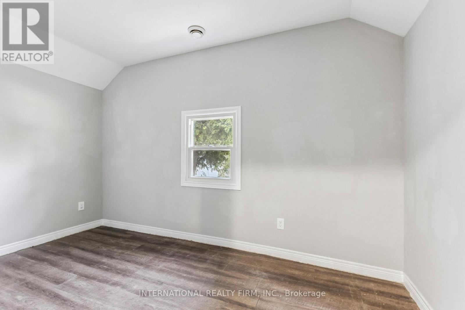 54 Marlborough Street, Brantford, Ontario  N3T 2S2 - Photo 8 - X12748870