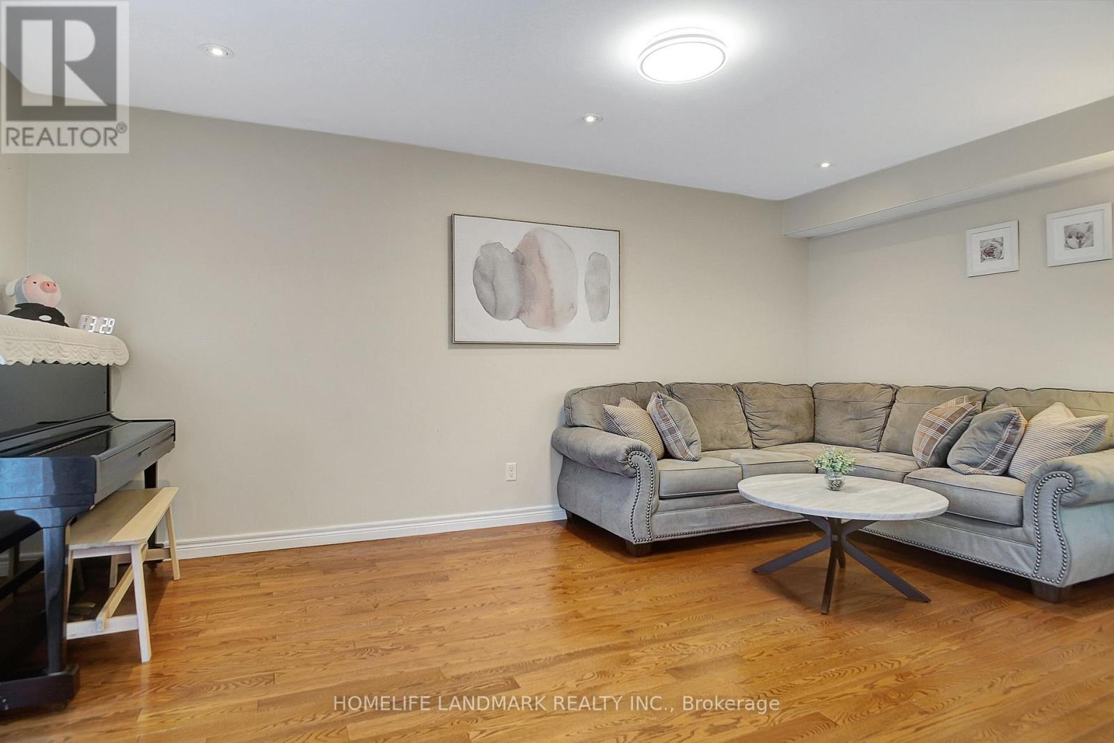 328 Vincent Drive, North Dumfries, Ontario  N0B 1E0 - Photo 4 - X12748954