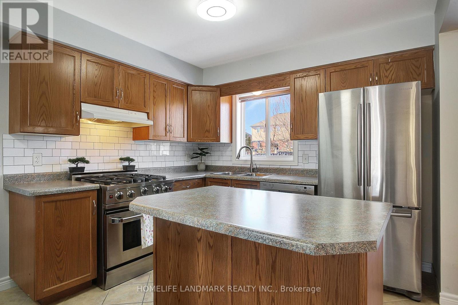 328 Vincent Drive, North Dumfries, Ontario  N0B 1E0 - Photo 8 - X12748954