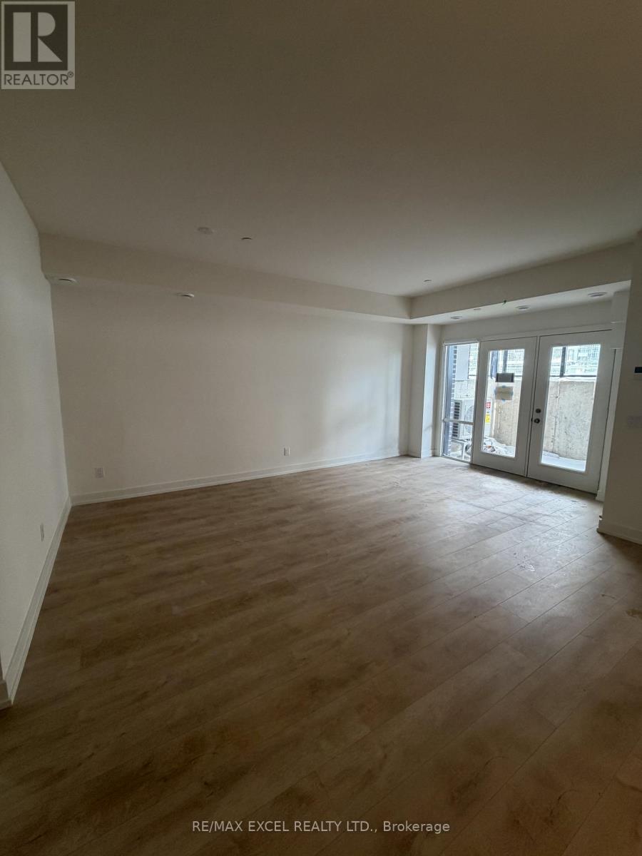 16 Melbourne Avenue, St. Catharines, Ontario  L2P 3J8 - Photo 4 - X12749016