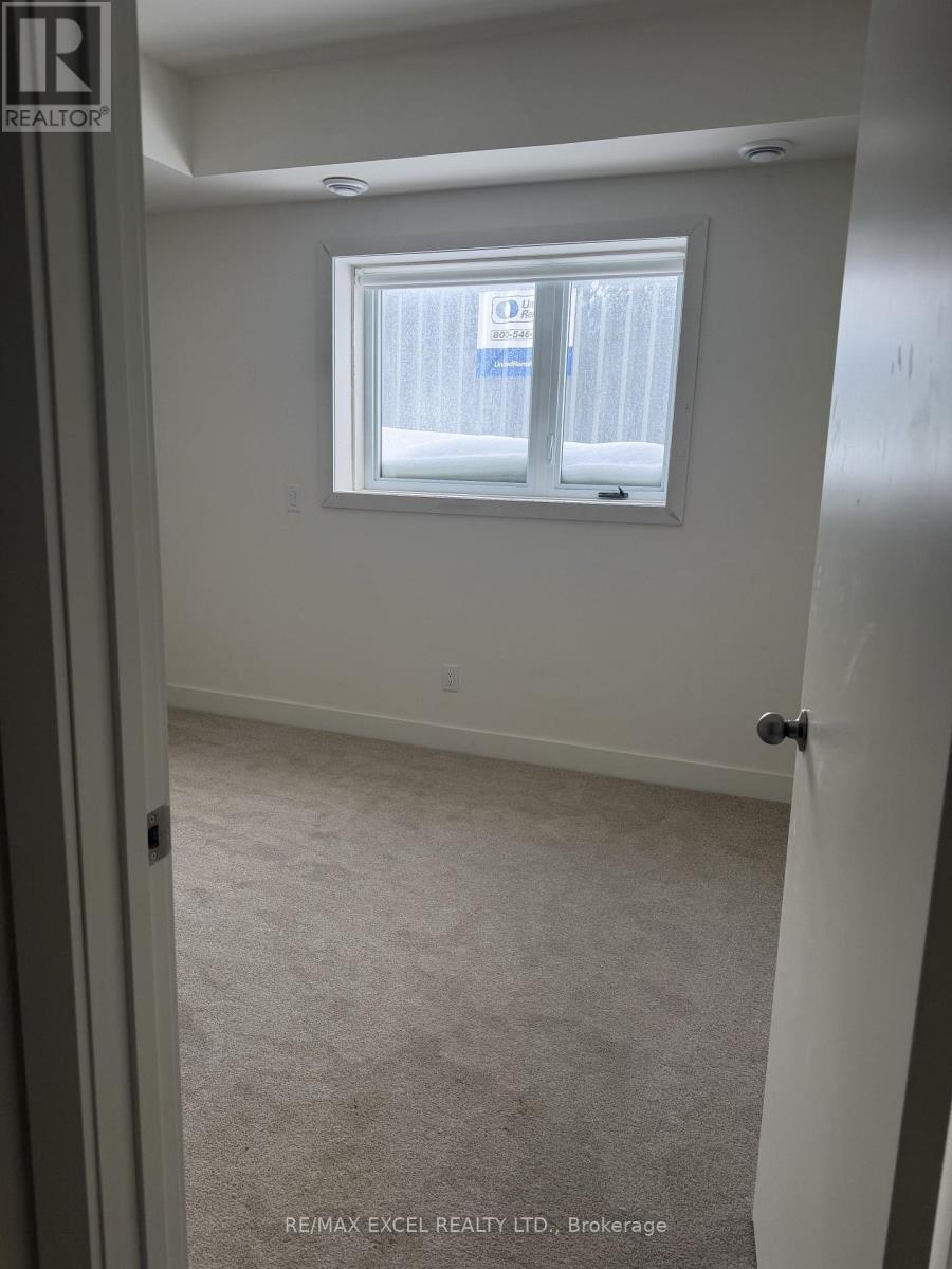 16 Melbourne Avenue, St. Catharines, Ontario  L2P 3J8 - Photo 6 - X12749016