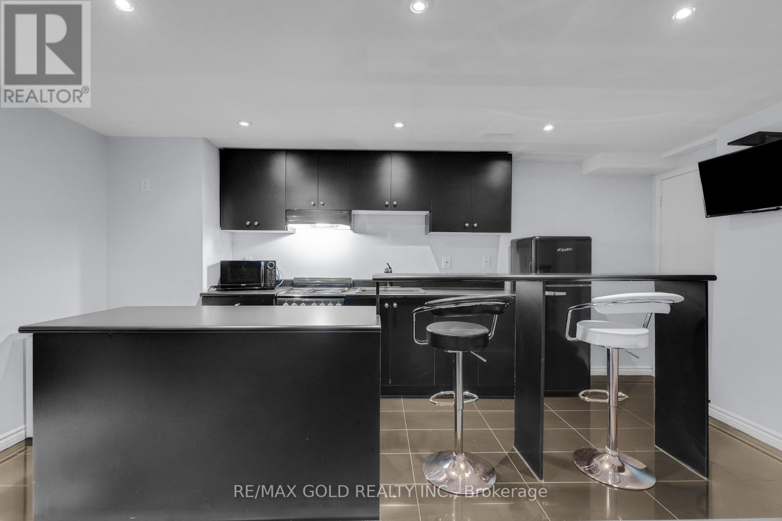 5 Furrows End, Brampton (Heart Lake West), Ontario  L6Z 4S5 - Photo 34 - W12749150