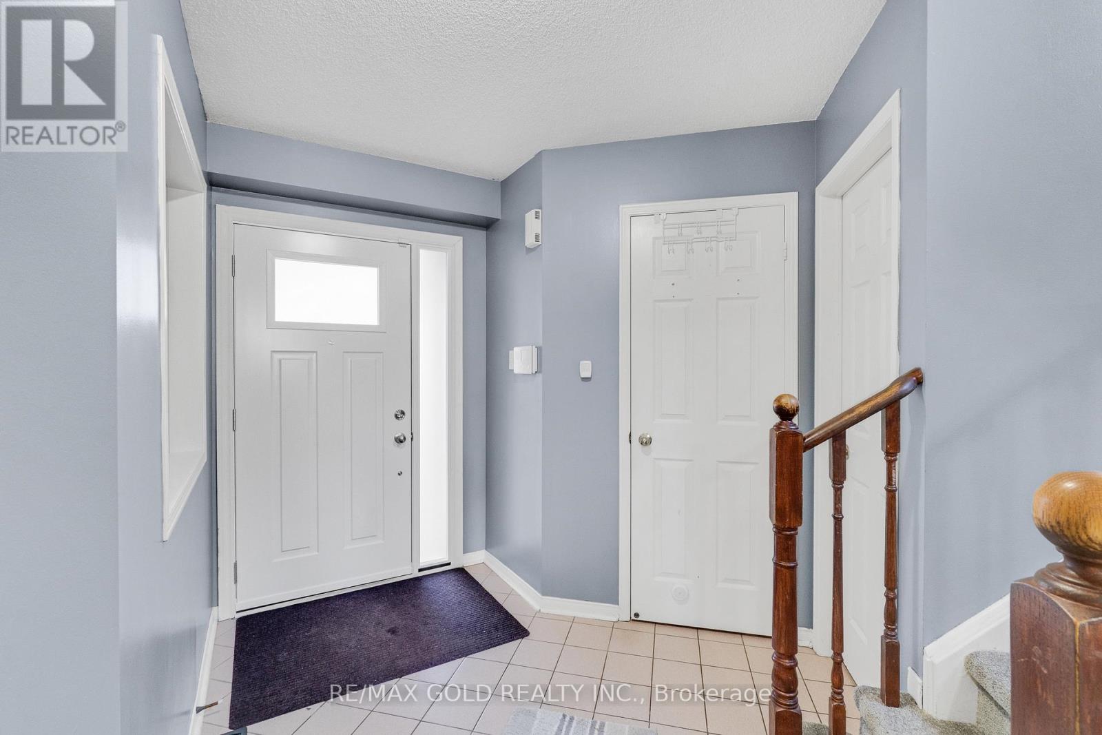 5 Furrows End, Brampton (Heart Lake West), Ontario  L6Z 4S5 - Photo 5 - W12749150