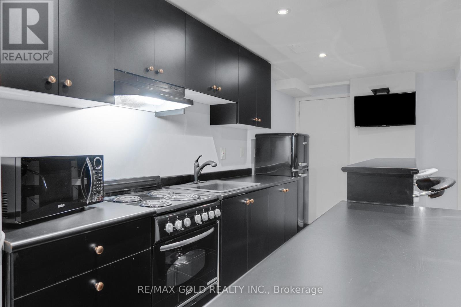 5 Furrows End, Brampton (Heart Lake West), Ontario  L6Z 4S5 - Photo 35 - W12749150