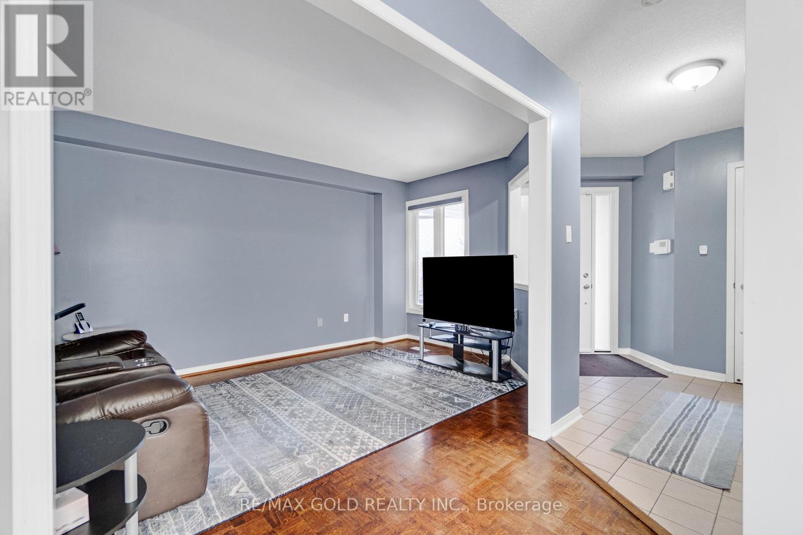 5 Furrows End, Brampton (Heart Lake West), Ontario  L6Z 4S5 - Photo 7 - W12749150